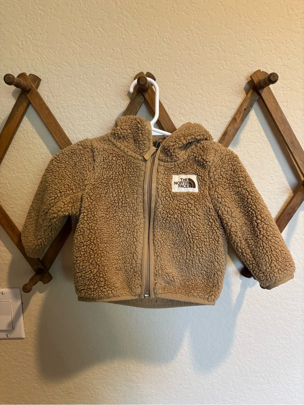 The North Face Infant Sherpa Fleece Jacket in Tan - Picture 1 of 3
